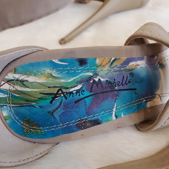 NWT Anne Michelle Beige Strappy Heels - Picture 10 of 12